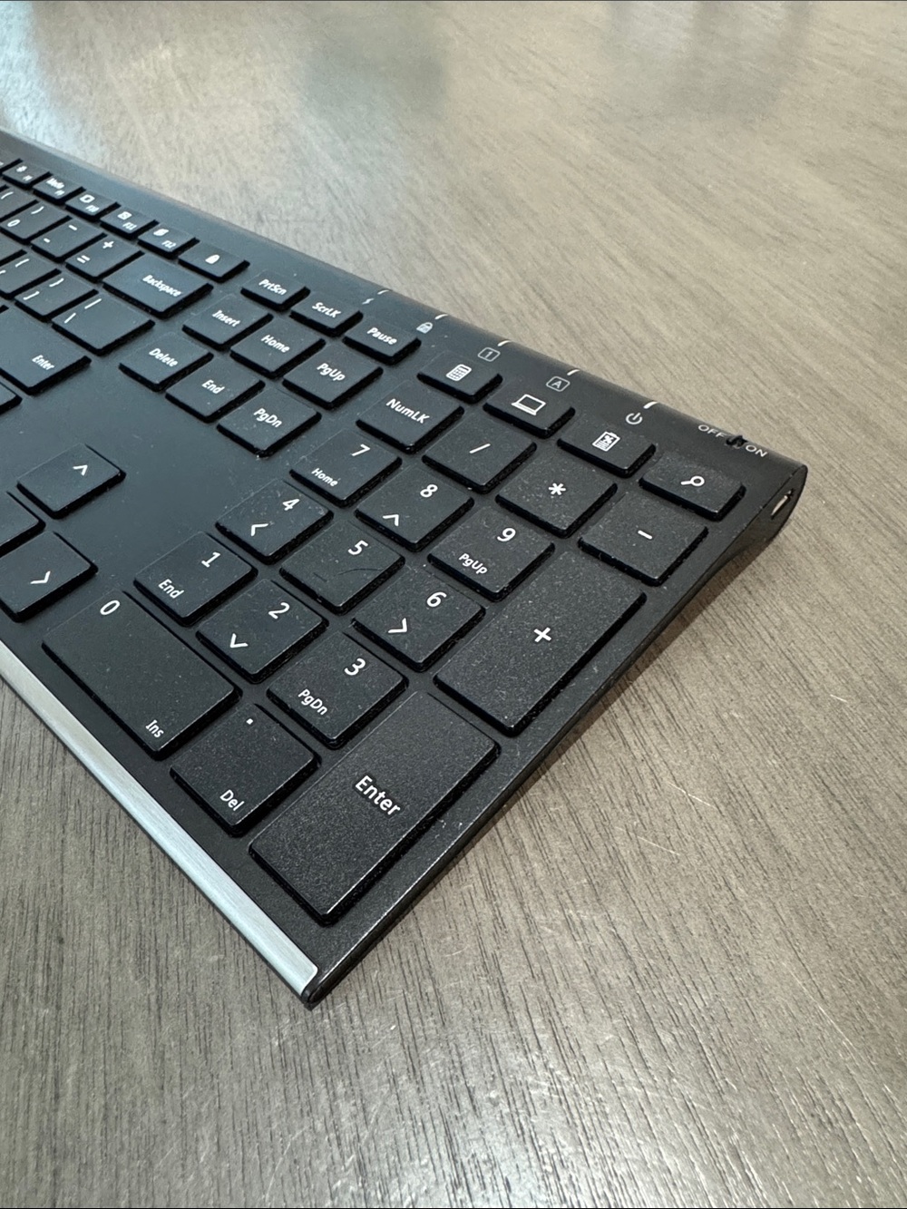 Slim Wireless Full Size Keyboard - Black - Picture 4 of 6